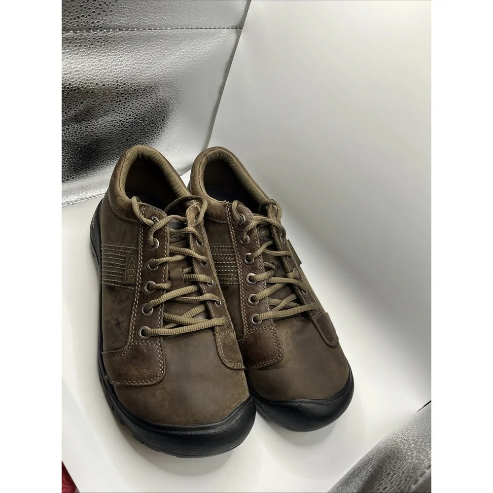 Keen Men's Size 10.5 Austin Hiking Shoes Brown Leather Low Top Outdoors Oxfords